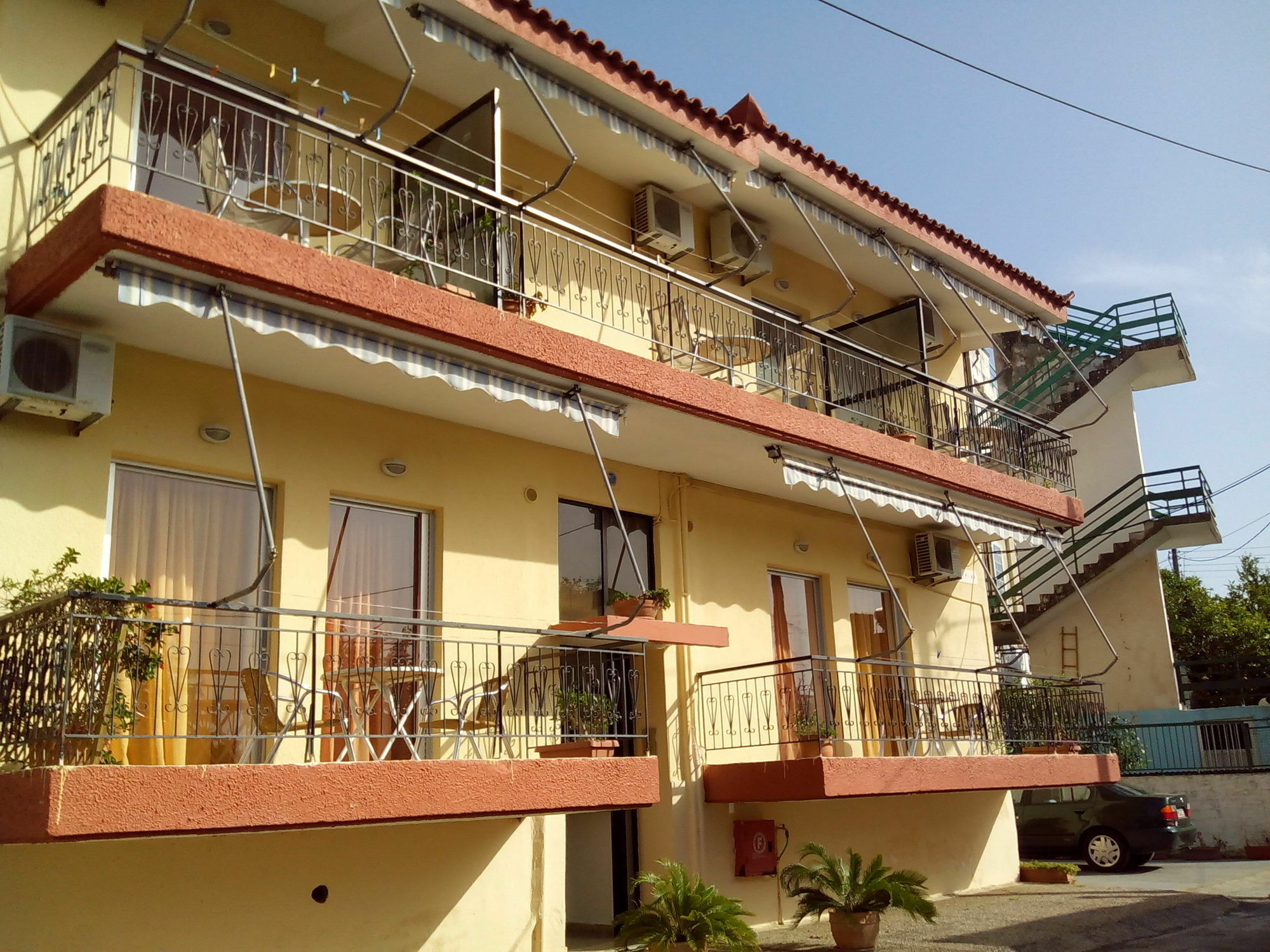 Katerina Apartments Kalamata Exterior foto